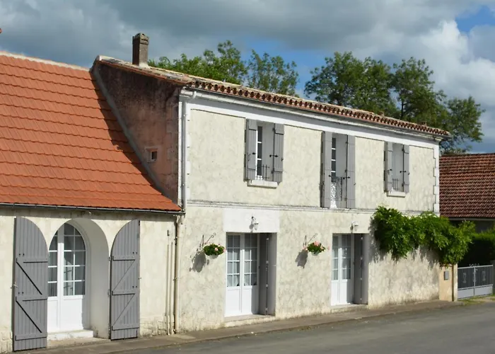 Nocleg ze śniadaniem Au Coeur De Menesterol 3*